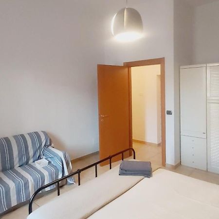 Mamo1 - Appartamento In Pieno Centro Citta Bari Luaran gambar
