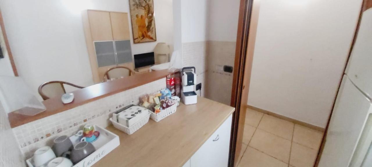 Mamo1 - Appartamento In Pieno Centro Citta Bari Luaran gambar